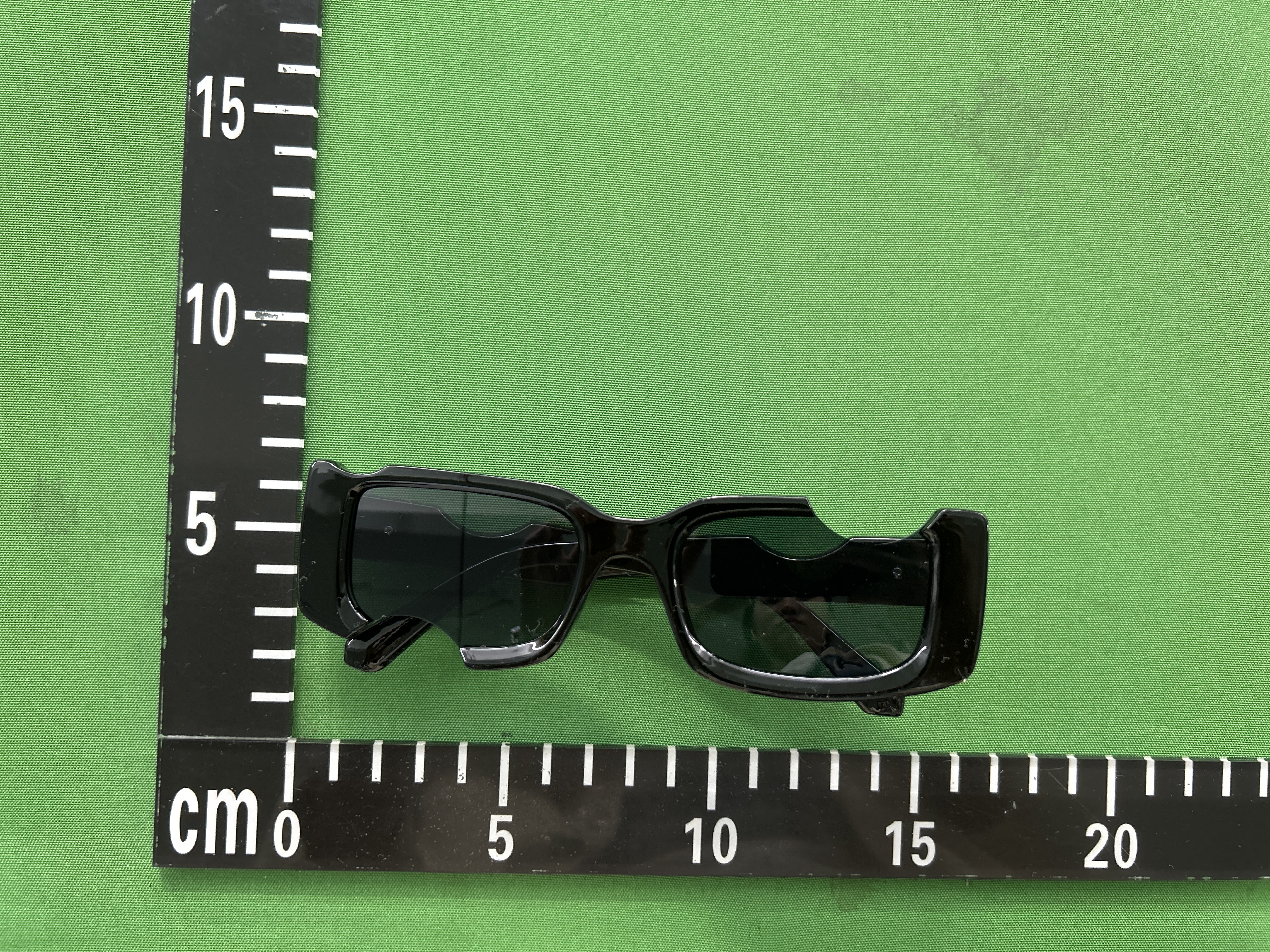 OFF WHITE Sunglasses