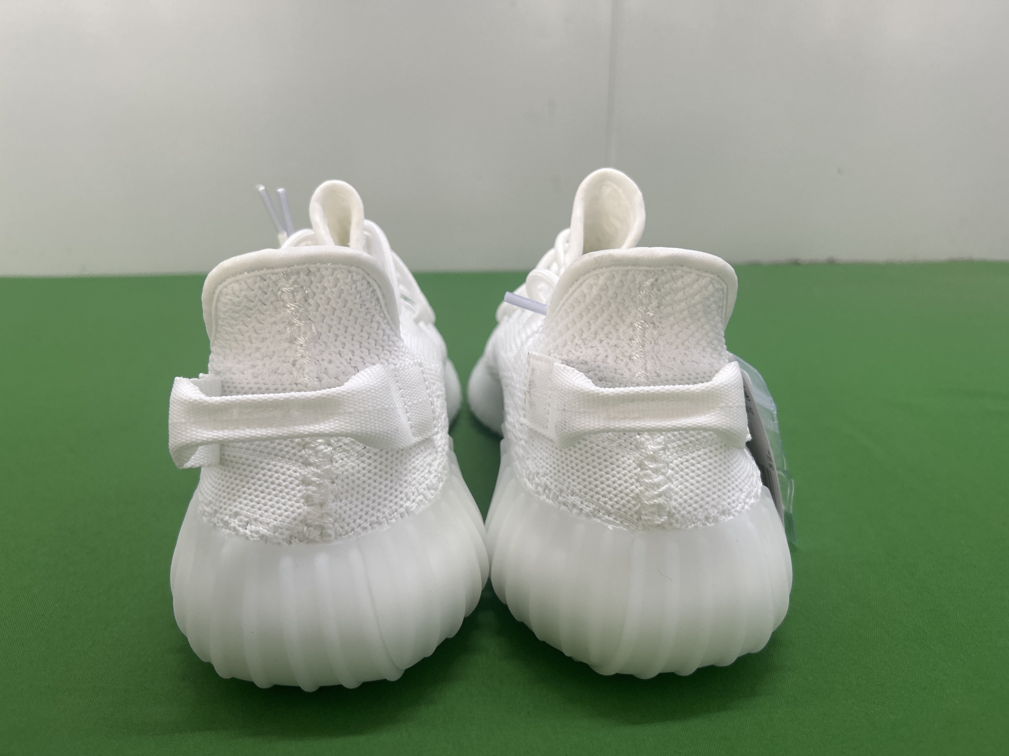 Yeezy Boost  350 (+18 Colourways)