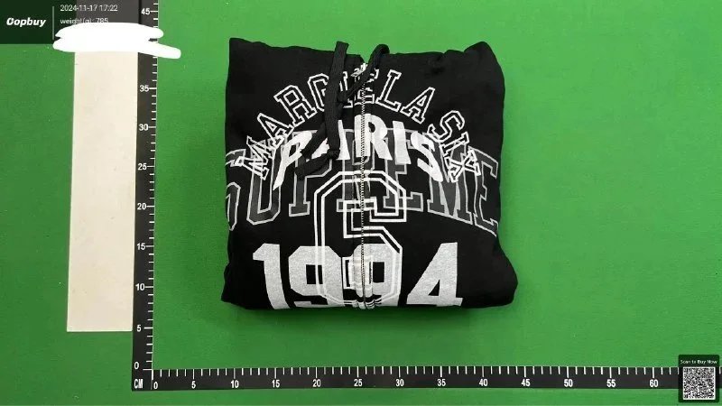 Stussy Sweatshirt / Maison Margiela hoodie